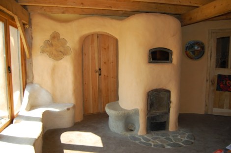 Riedmuller's cob house inside-2